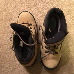 Women’s 7.5 Vasque Hiking Boots